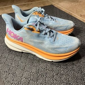 Hoka one one